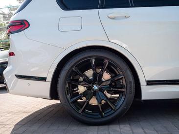 BMW X7 M Sport 40d — photo 11
