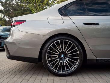 BMW Série 7 M Sport 740d — photo 9