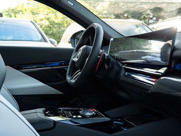 BMW M5 Touring — photo 18