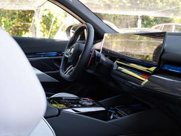 BMW M5 Touring — photo 19