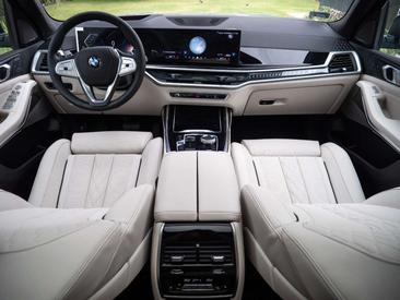 BMW X7 40d — photo 16