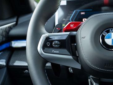 BMW M5 Touring — photo 19