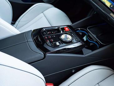 BMW M5 Touring — photo 20