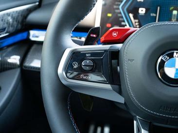 BMW M5 Touring — photo 21