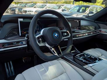 BMW Série 7 Individual 760e — photo 12