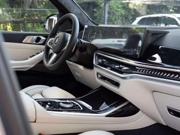 BMW X7 M Sport 40d — photo 19