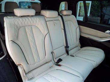 BMW X7 M Sport 40d — photo 27