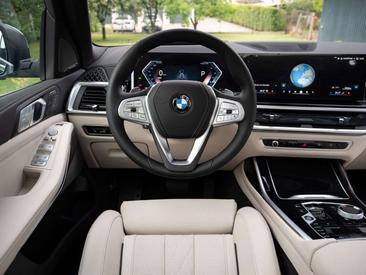BMW X7 40d — photo 17
