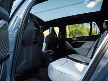 BMW M5 Touring — photo 32