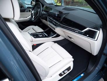 BMW X7 40d — photo 28