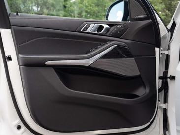 BMW X7 M Sport 40d — photo 25