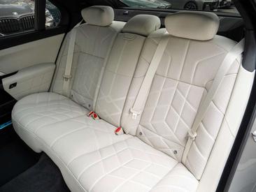 BMW Série 7 M Sport 740d — photo 29