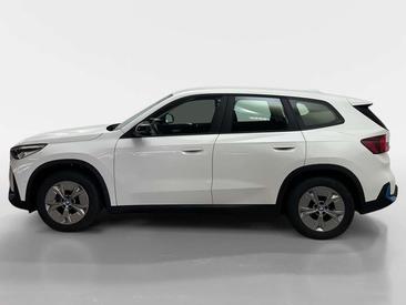 BMW IX1 — photo 2