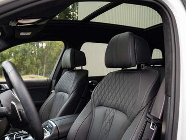 BMW X7 M Sport 40d — photo 28