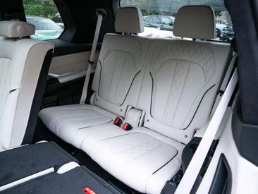 BMW X7 40d — photo 34