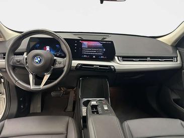 BMW IX1 — photo 9