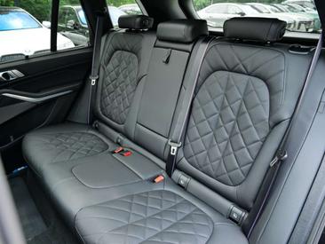 BMW X5 M Sport 40d — photo 34