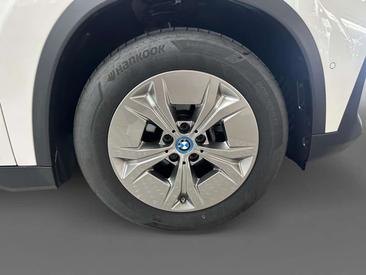 BMW IX1 — photo 13