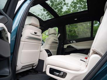 BMW X7 40d — photo 30