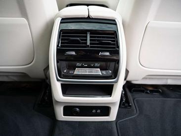 BMW X7 40d — photo 32