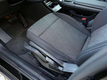 BMW X1 18d — photo 6