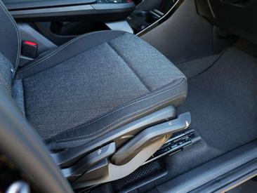 BMW X1 18d — photo 9
