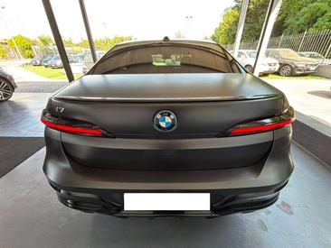 BMW I7 M Sport M70 — photo 8