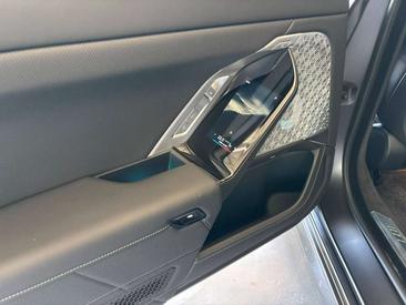 BMW I7 M Sport M70 — photo 24