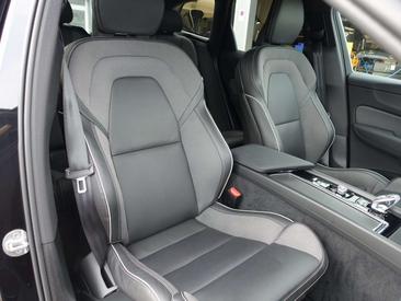 Volvo XC60 B5 Plus — photo 8