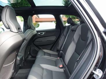 Volvo XC60 B5 Plus — photo 11