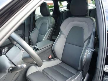 Volvo XC60 B5 Plus — photo 12