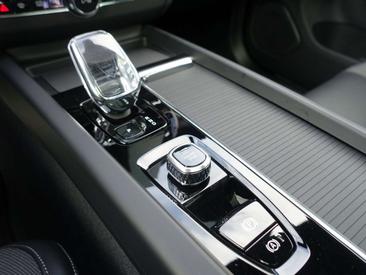 Volvo XC60 B5 Plus — photo 20