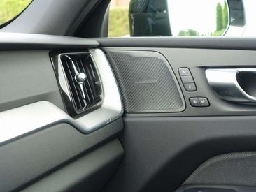 Volvo XC60 B5 Plus — photo 21