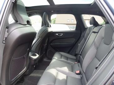 Volvo XC60 B5 Plus — photo 10