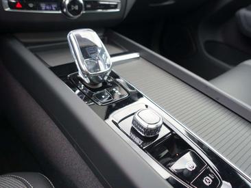 Volvo XC60 B5 Plus — photo 20