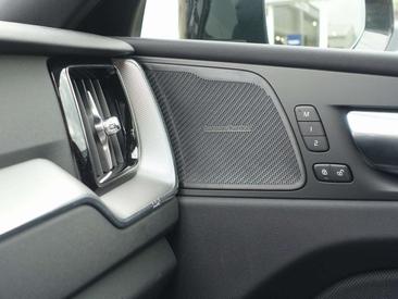 Volvo XC60 B5 Plus — photo 21