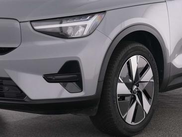 Volvo XC40 Recharge Core — photo 8