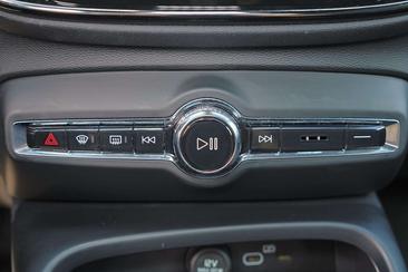 Volvo XC40 Recharge Plus — photo 8