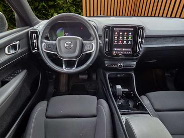 Volvo XC40 Recharge Essential — photo 10