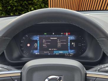 Volvo XC40 Recharge Essential — photo 12