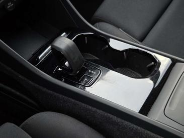 Volvo XC40 Recharge Essential — photo 16