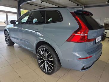 Volvo XC60 B5 R-Design — photo 10