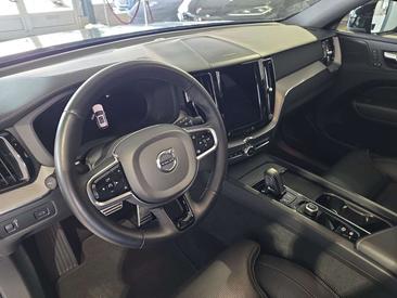 Volvo XC60 B5 R-Design — photo 22