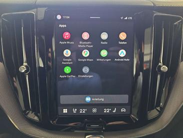 Volvo XC60 B5 R-Design — photo 28