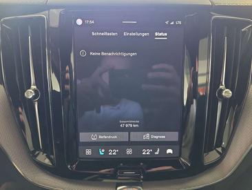 Volvo XC60 B5 R-Design — photo 32