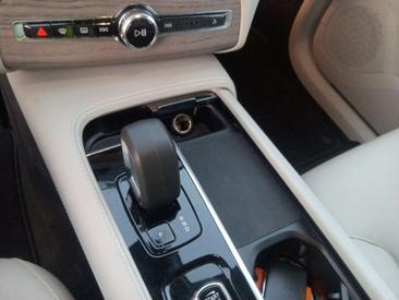 Volvo XC90 T8 Plus — photo 11