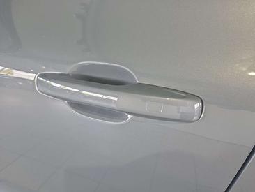 Volvo XC60 B5 R-Design — photo 34