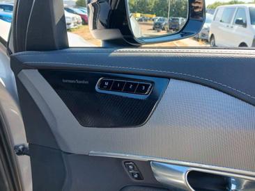 Volvo XC90 B5 Plus — photo 8