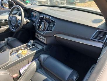 Volvo XC90 B5 Plus — photo 9