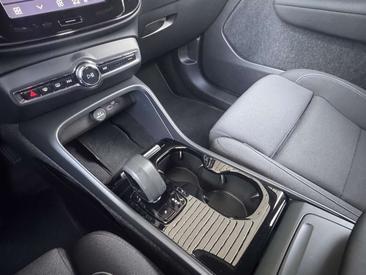 Volvo XC40 Recharge Plus — photo 12